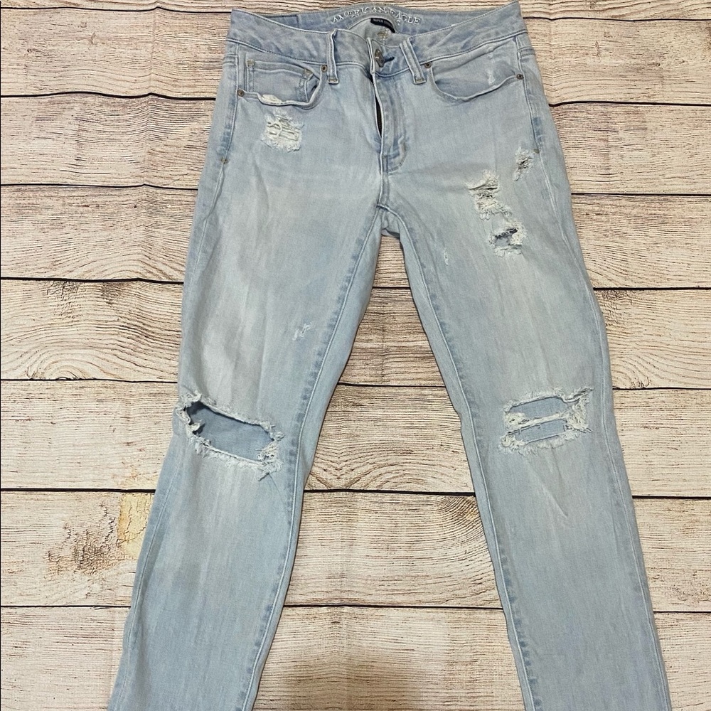 Light wash Distressed American Eagle Jeans